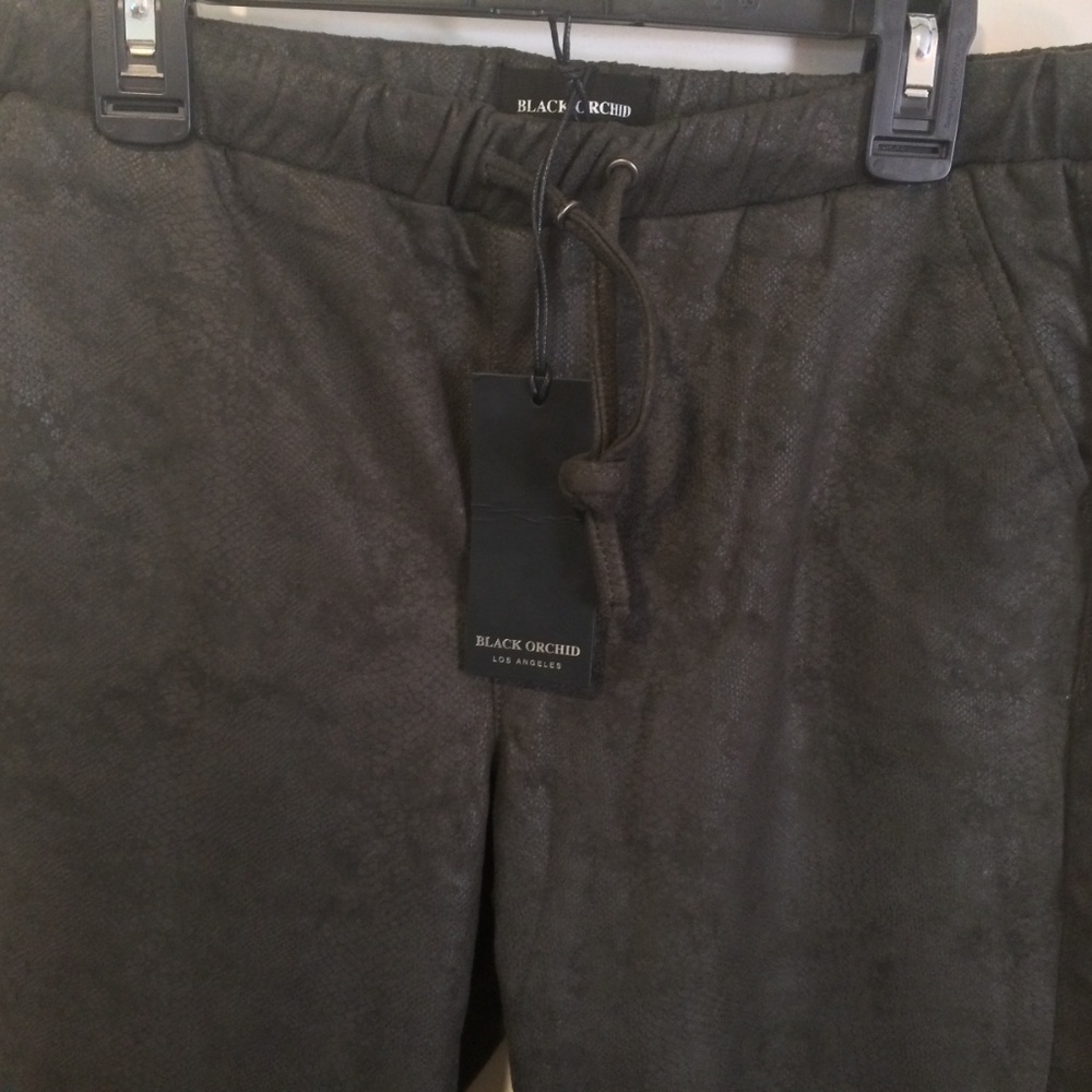 Black Orchid women's reptile stretch ankle zip cropped sweat jogger pants 28x22 - Picture 2 of 5